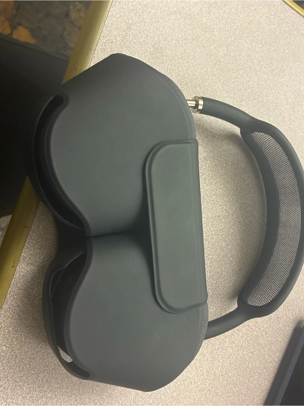 Airpod maxes - used